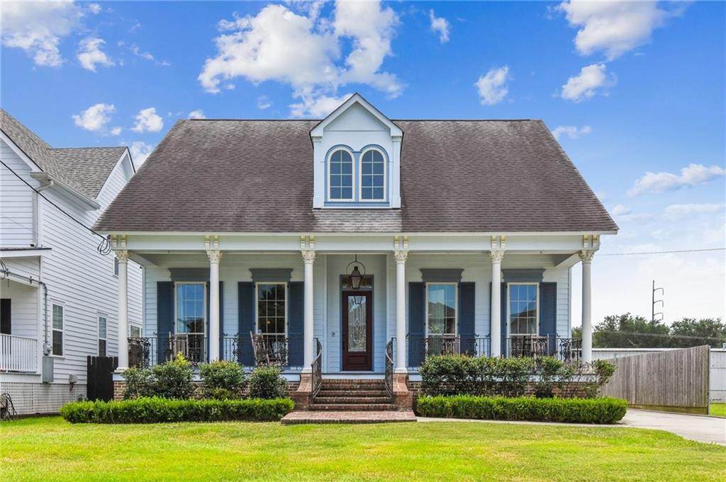 230 26TH Street - Photo 1