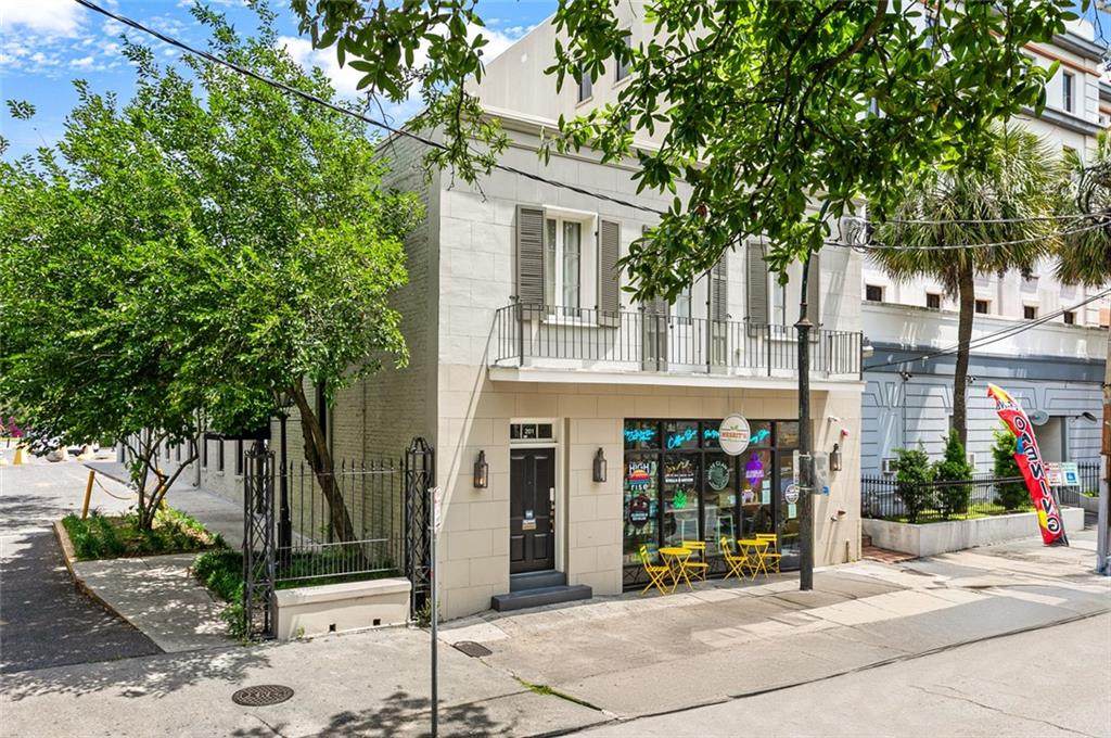 427 Esplanade Avenue - Photo 1