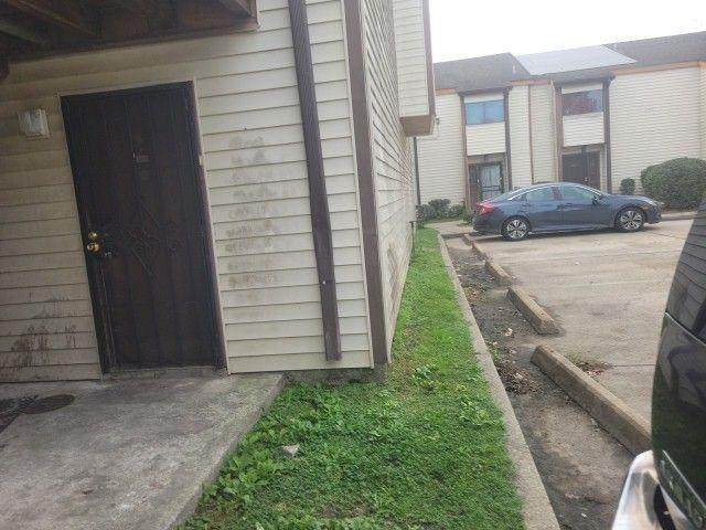 2101 Westbend Parkway - Photo 1