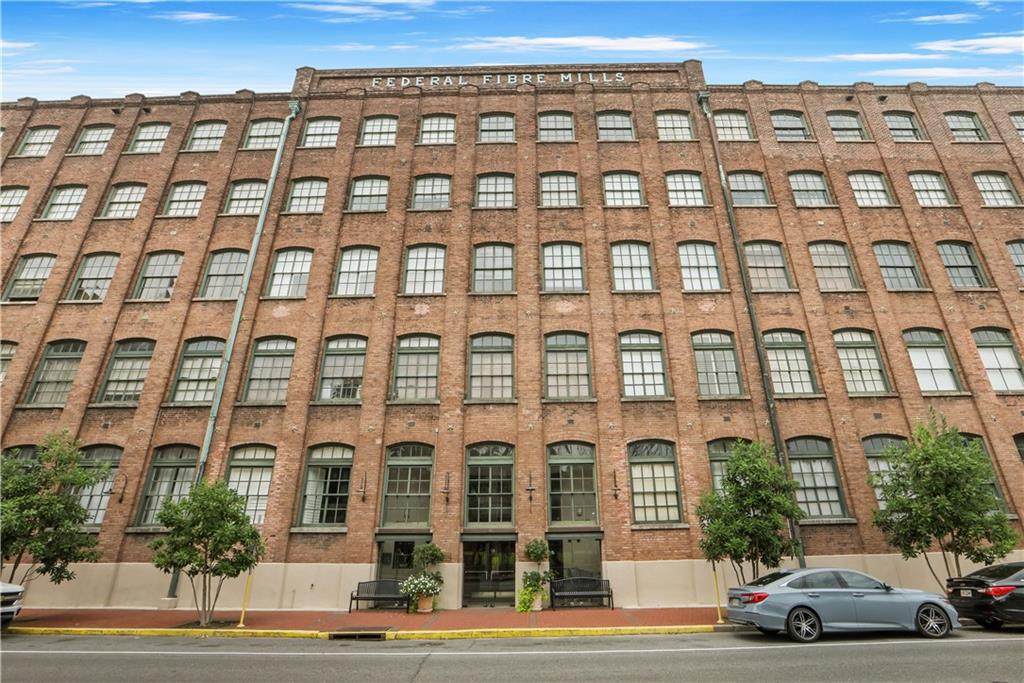 1107 Peters Street - Photo 1