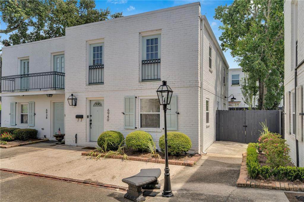 6940 Orleans Avenue - Photo 1