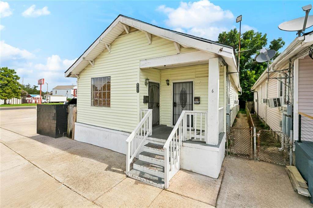 2613 Prieur Street - Photo 1