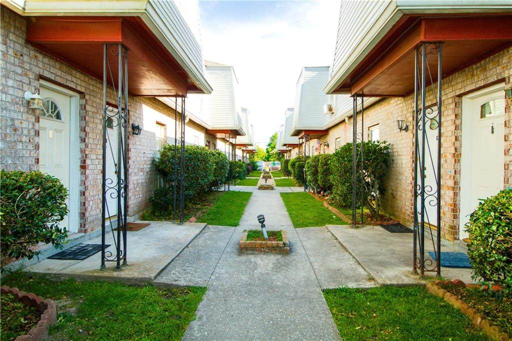 1645 Newport Place - Photo 1
