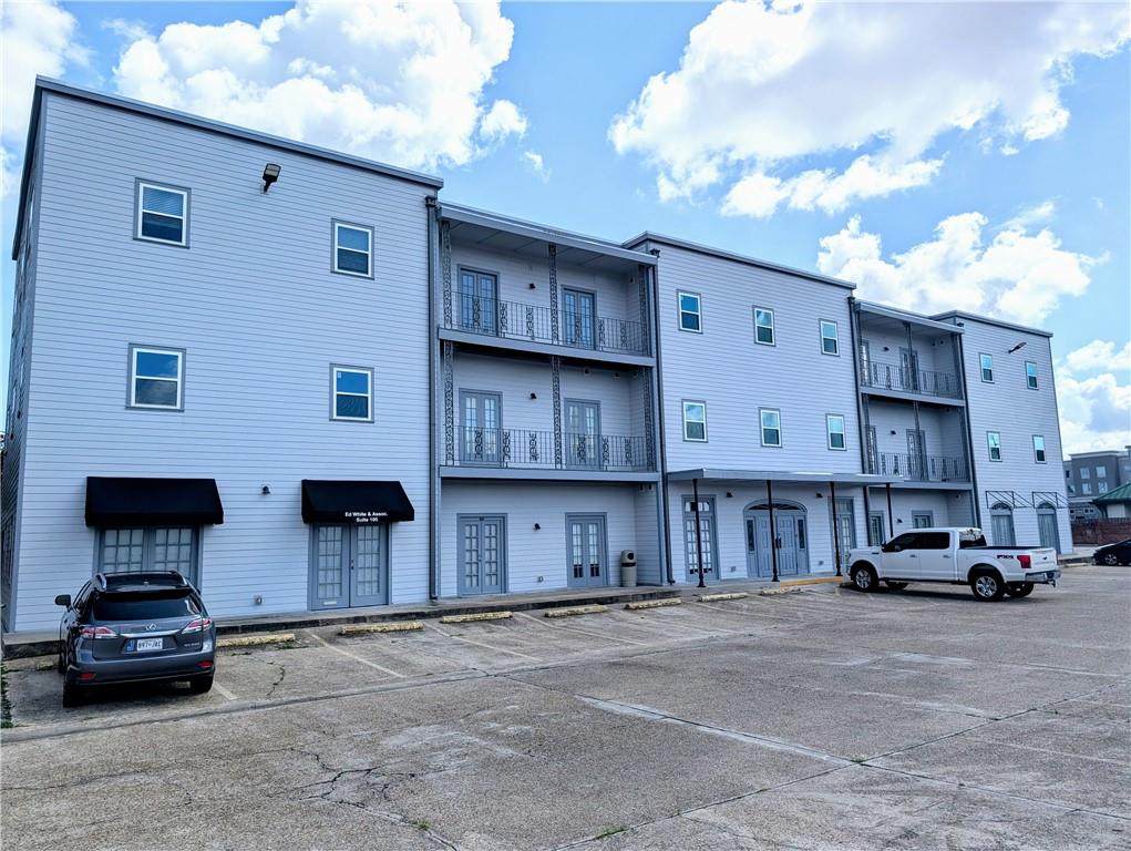 2637 Edenborn Avenue - Photo 1
