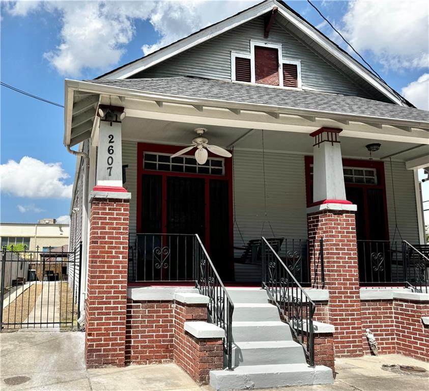 2607 Banks Street - Photo 1