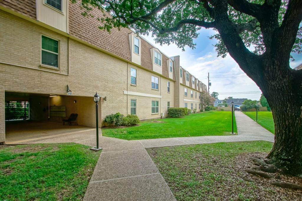 2712 Whitney Place - Photo 1
