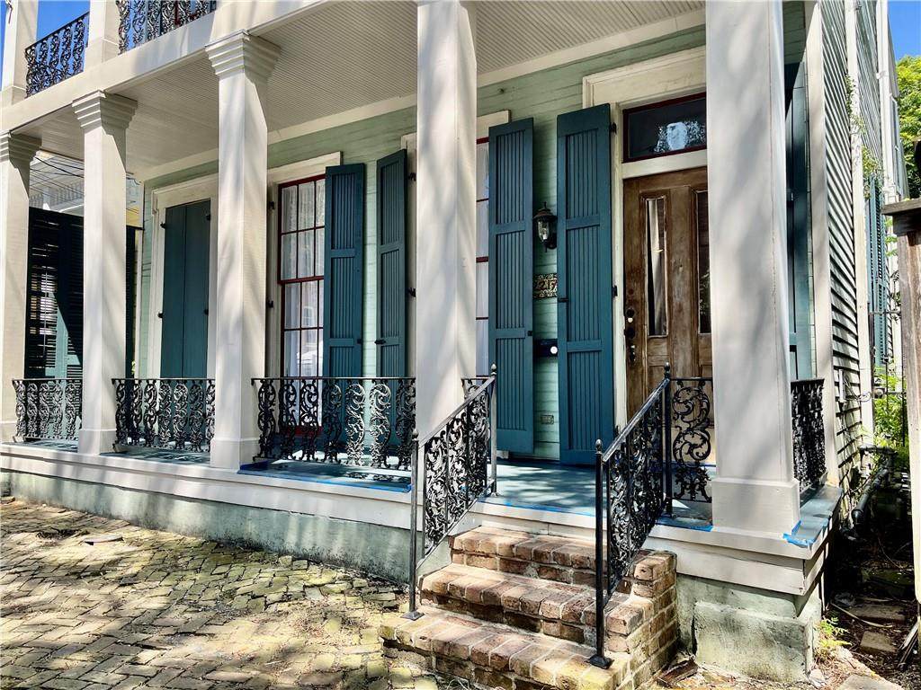 2217 Laurel Street - Photo 1
