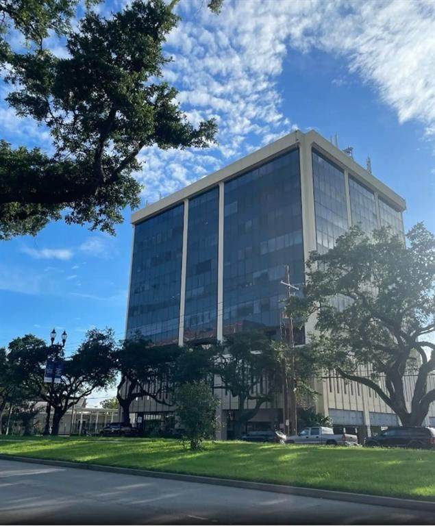 2633 Napoleon Avenue - Photo 1