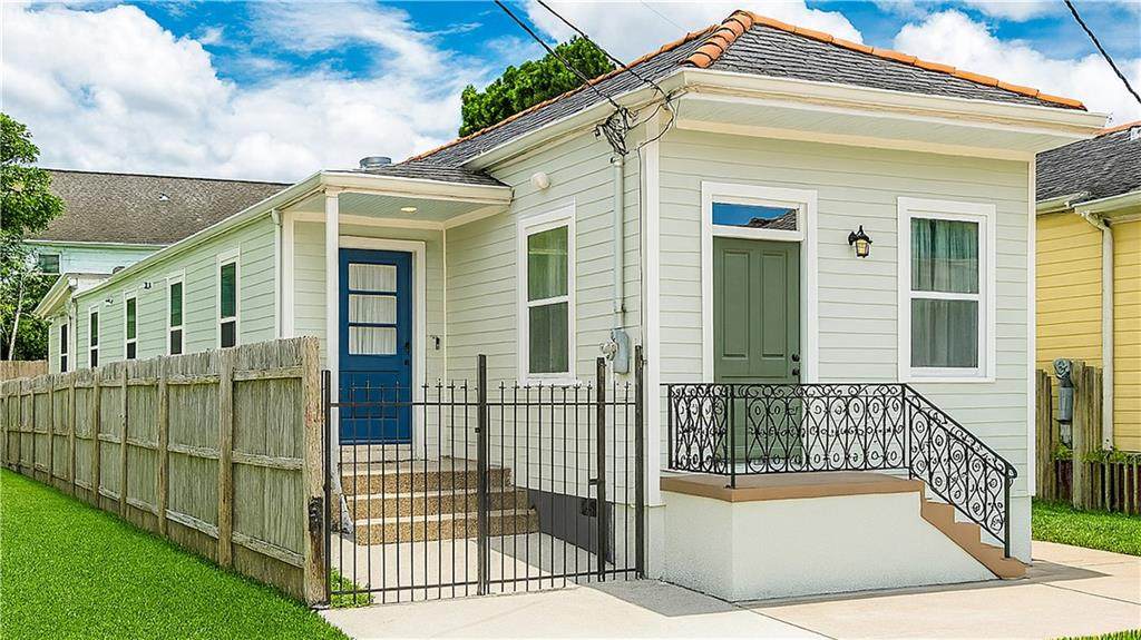 528 Rocheblave Street - Photo 1