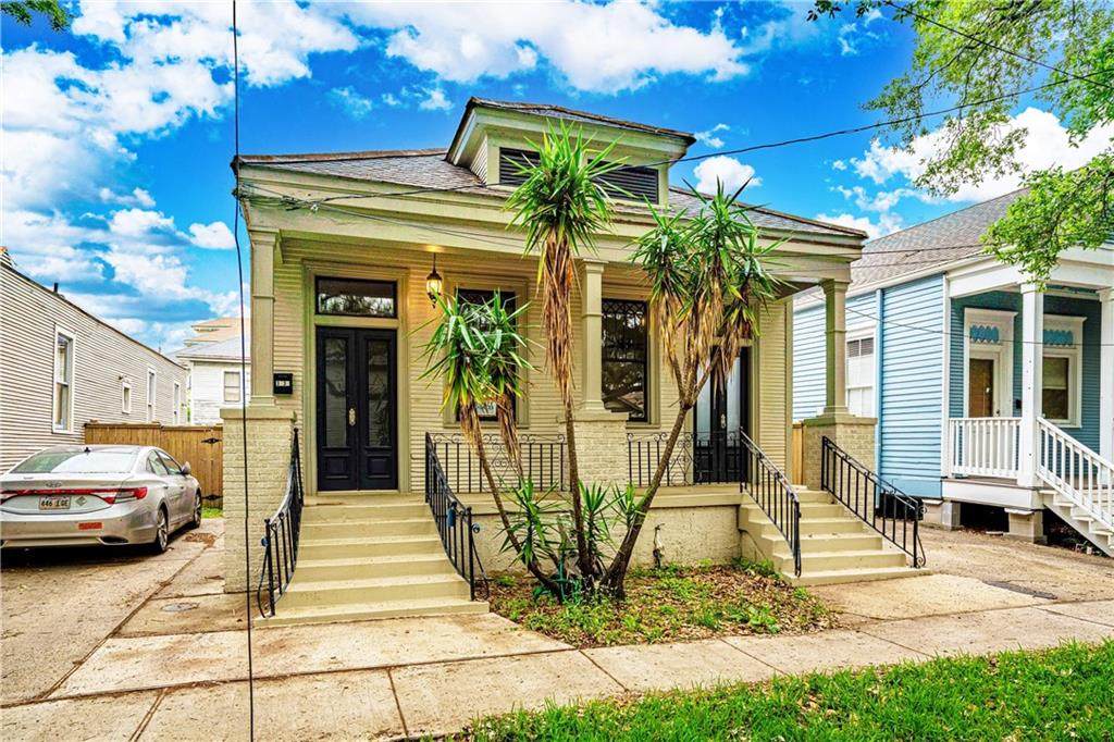 3937 Banks Street - Photo 1