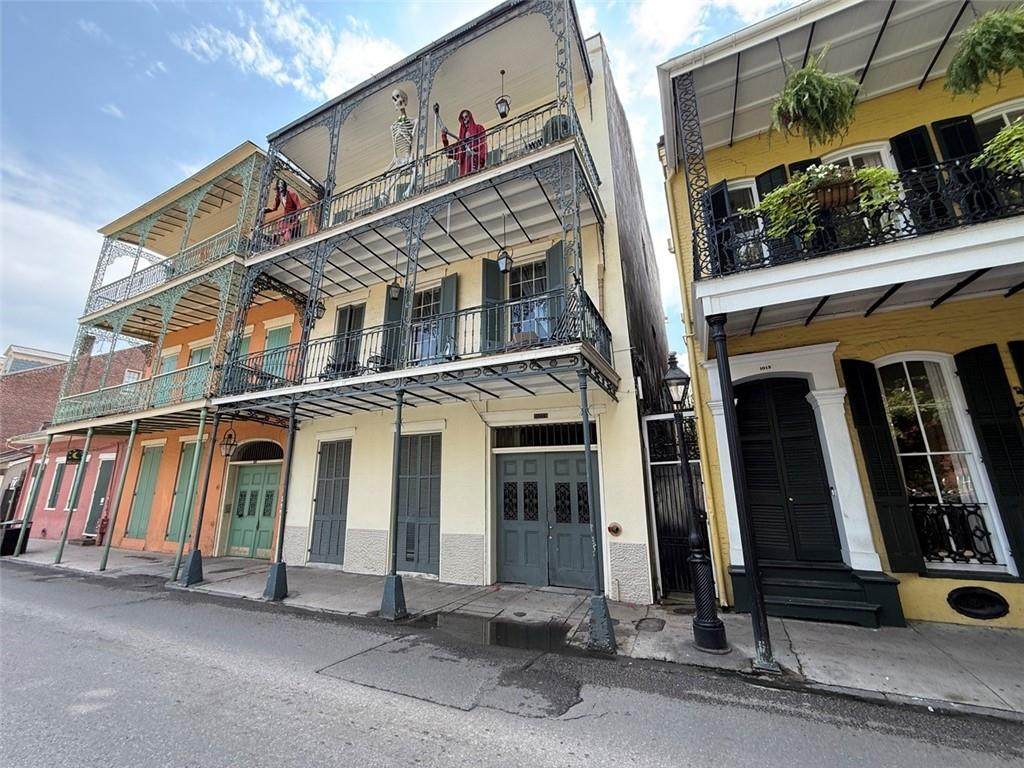 1014 Royal Street - Photo 1