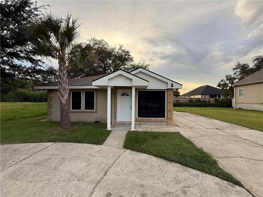 2220 Aycock Street - Photo 1