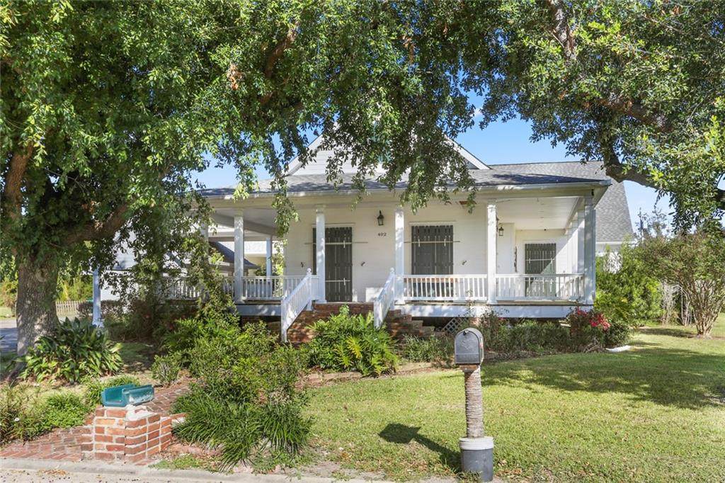 402 121 Street - Photo 1