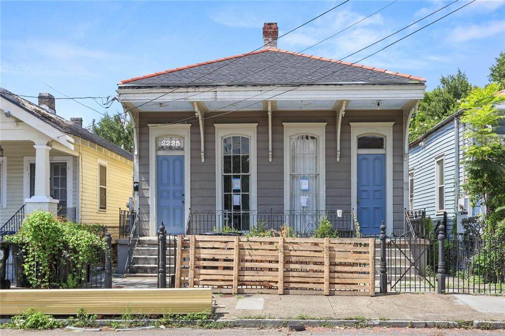 2223 25 Constance Street - Photo 1