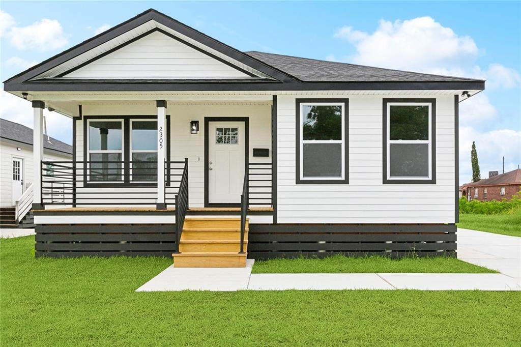 2305 Weyer Street - Photo 1