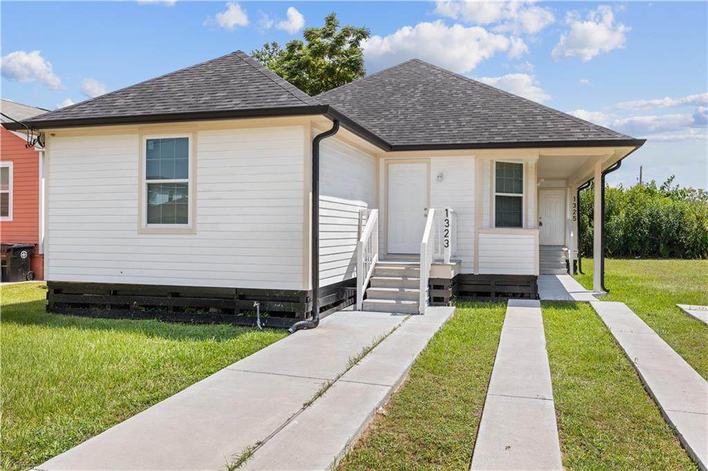 1323 25 Deslonde Street - Photo 1