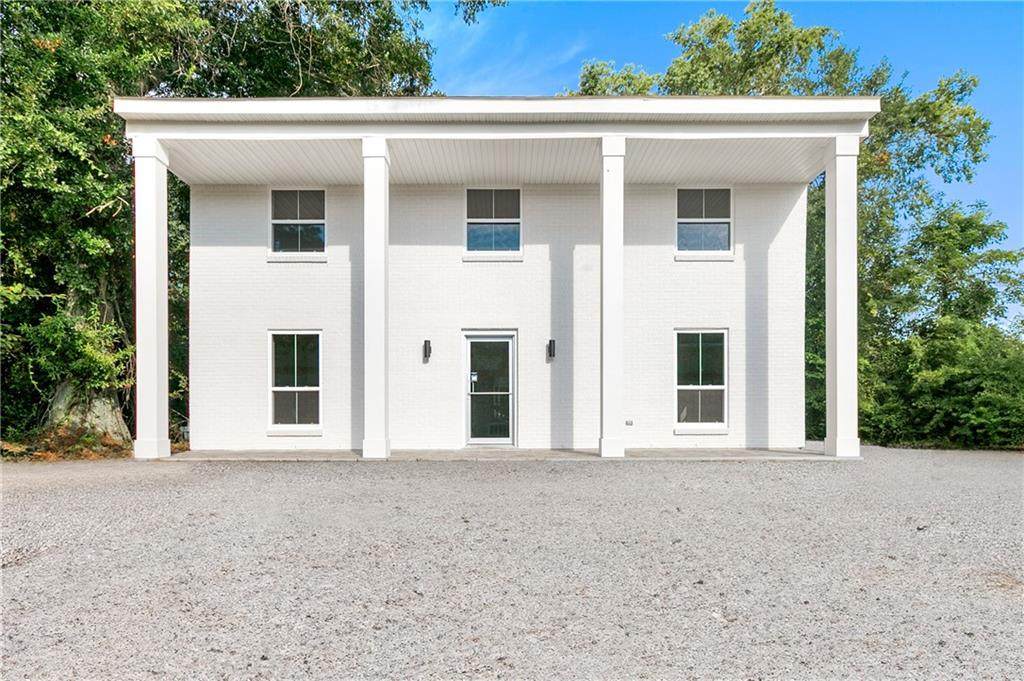 520 Causeway Boulevard - Photo 1