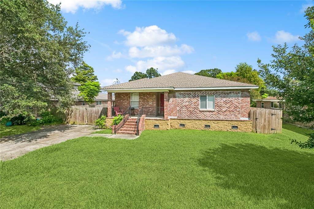 2126 General Collins Avenue - Photo 1