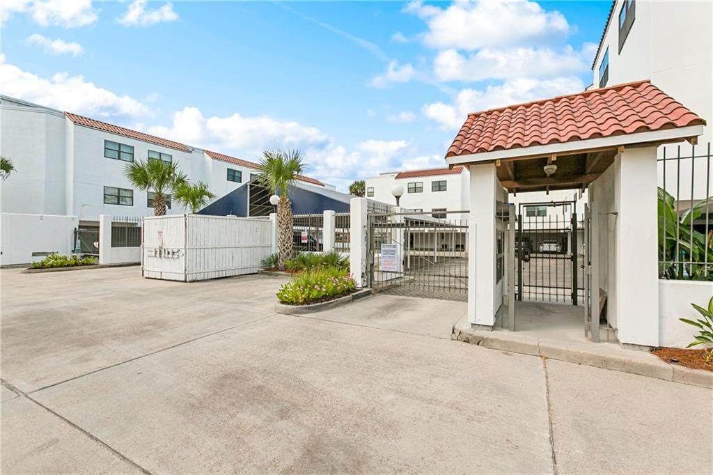 8654 Pontchartrain Boulevard - Photo 1
