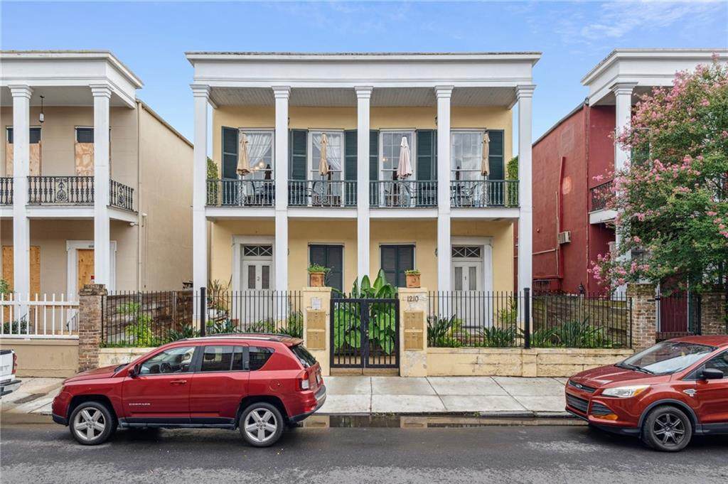 1210 Chartres Street - Photo 1