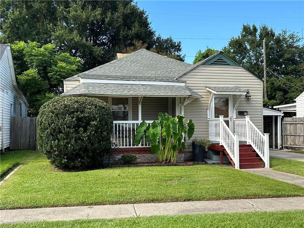28 Davis Boulevard - Photo 1