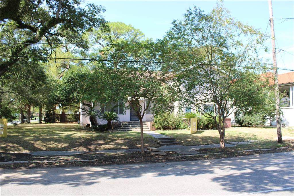 4602 Franklin Avenue - Photo 1