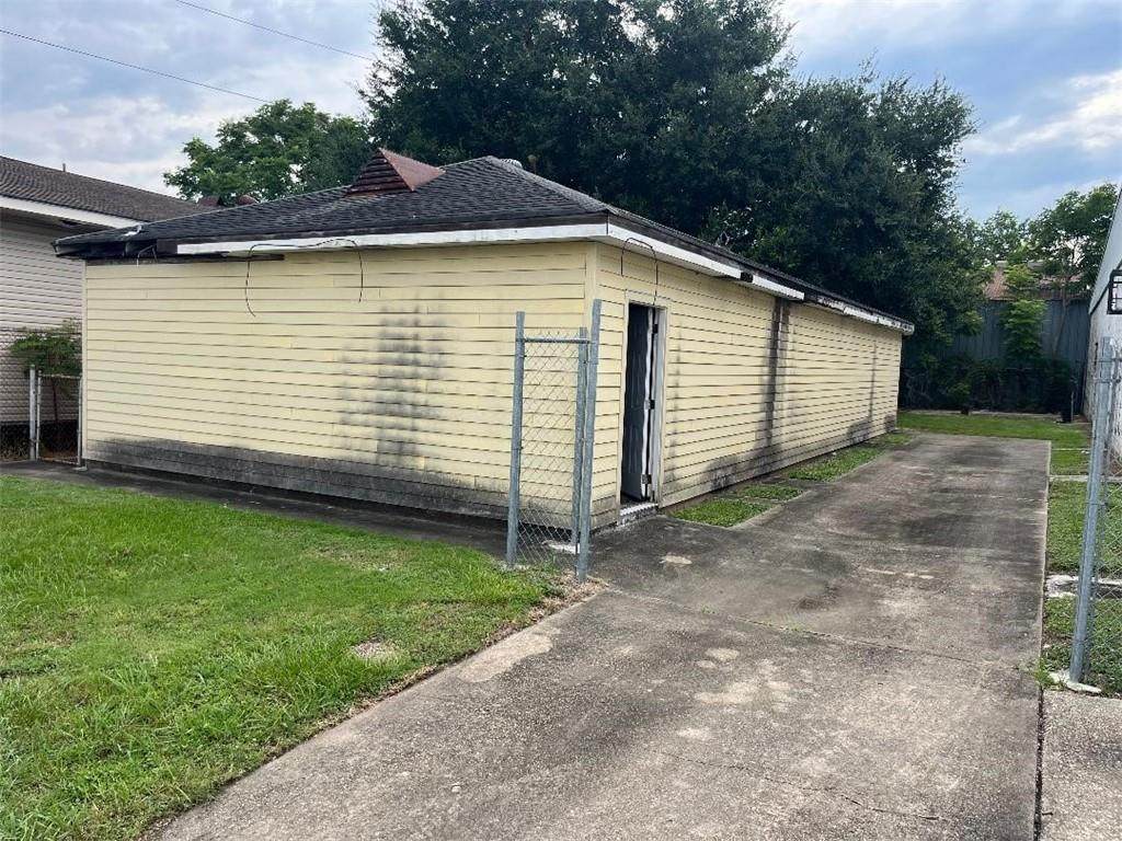 2421 Port Street - Photo 1