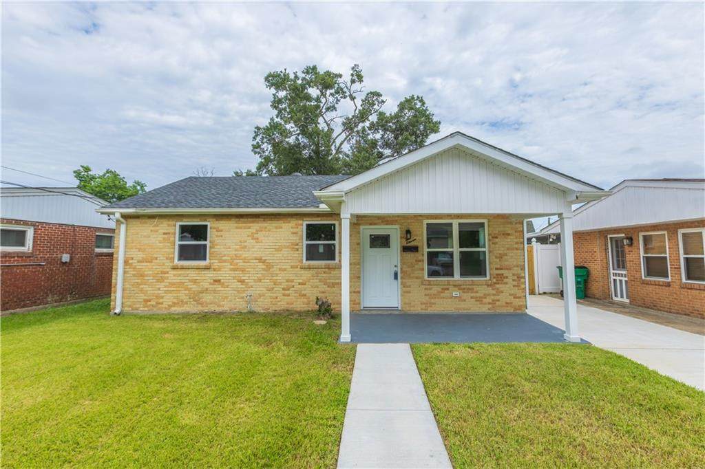 211 9TH Street - Photo 1