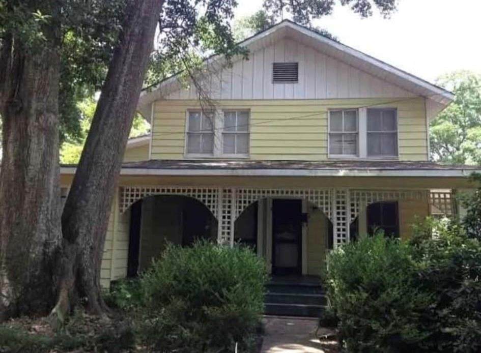 1620 Stanford Street - Photo 1