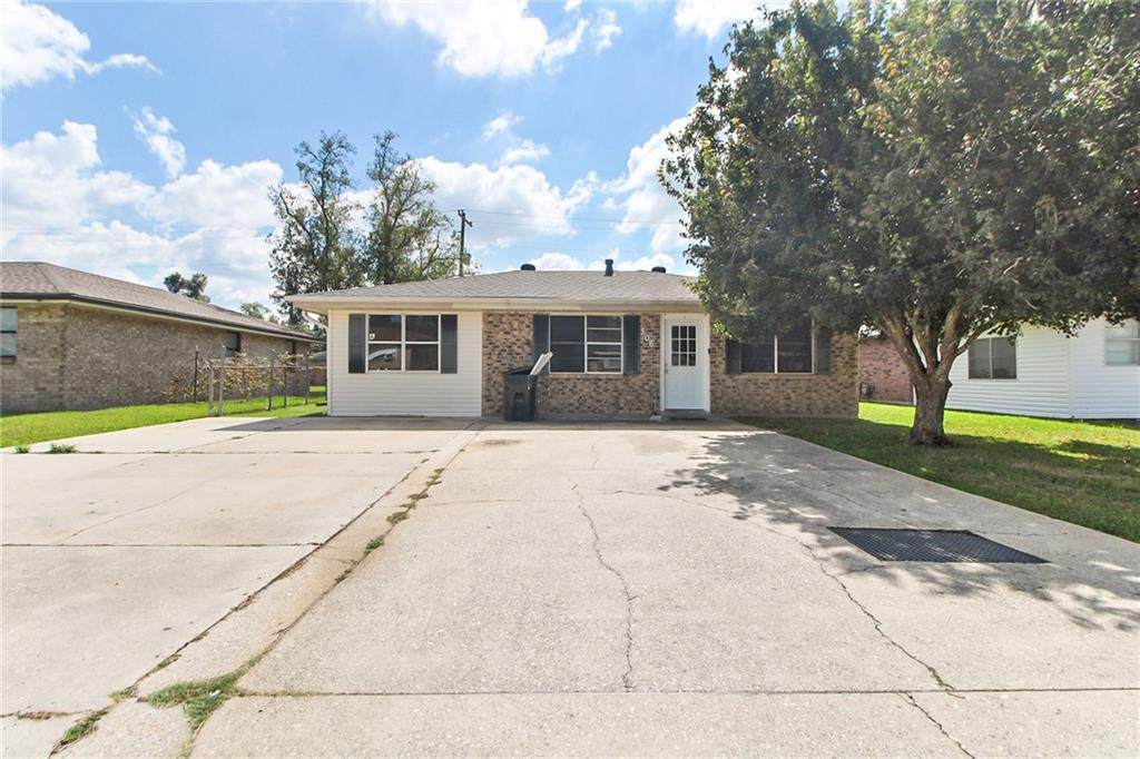 306 Saint Francis Street - Photo 1