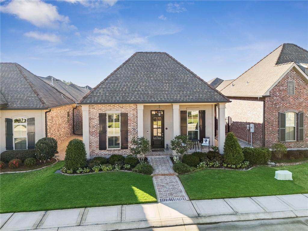 520 Rue Jardins Street - Photo 1