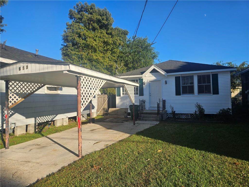 653 Avenue E Avenue - Photo 1