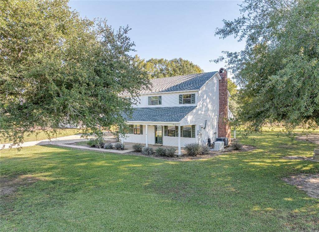 1300 Hwy 1181 - Photo 1