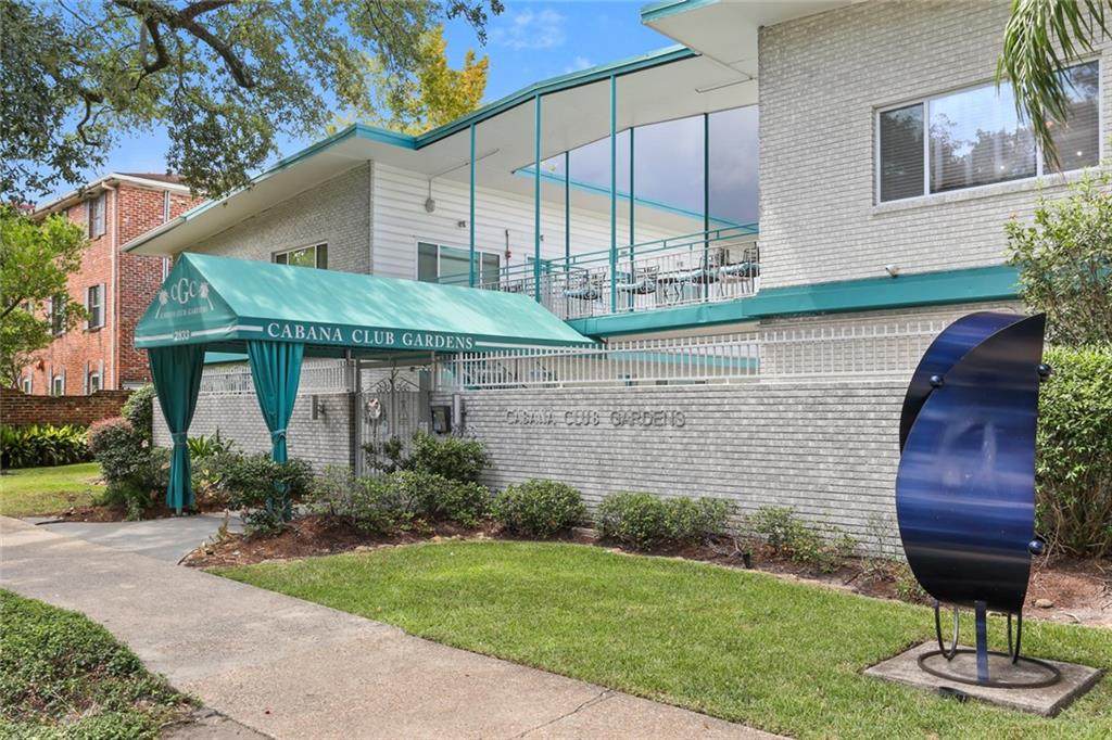 2833 St Charles Avenue - Photo 1