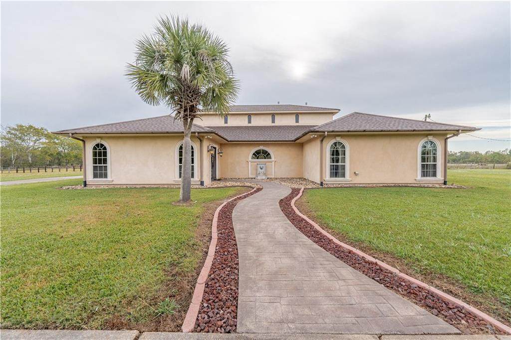 435 Downs Lane - Photo 1