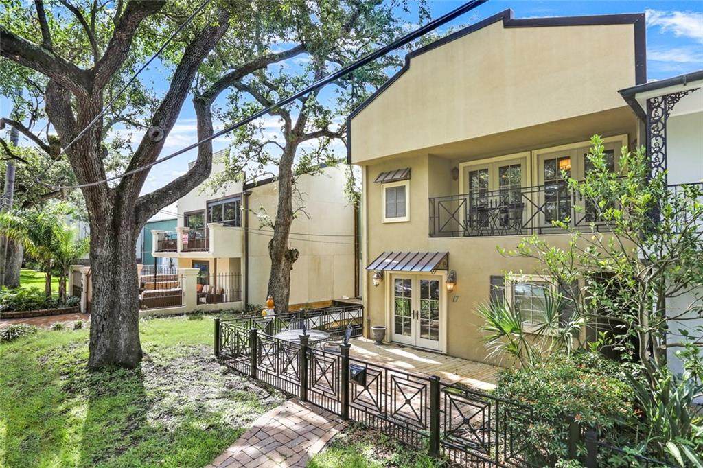 224 Roadway - Photo 1