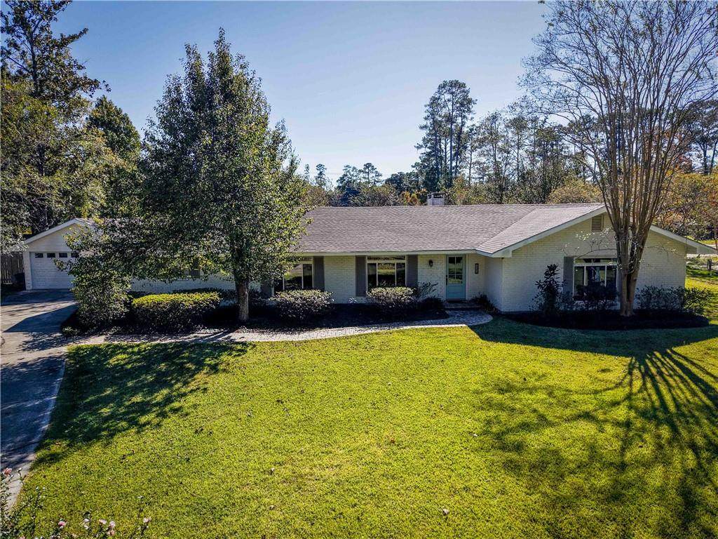 121 North Drive - Photo 1