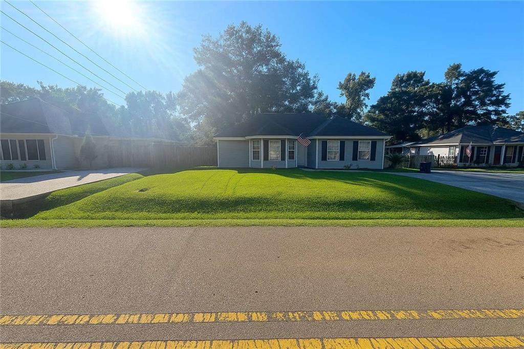 1551 Beech Street - Photo 1