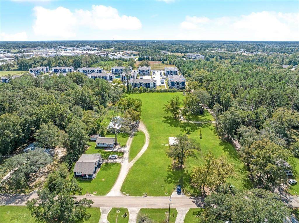 805 Hewitt Road - Photo 1