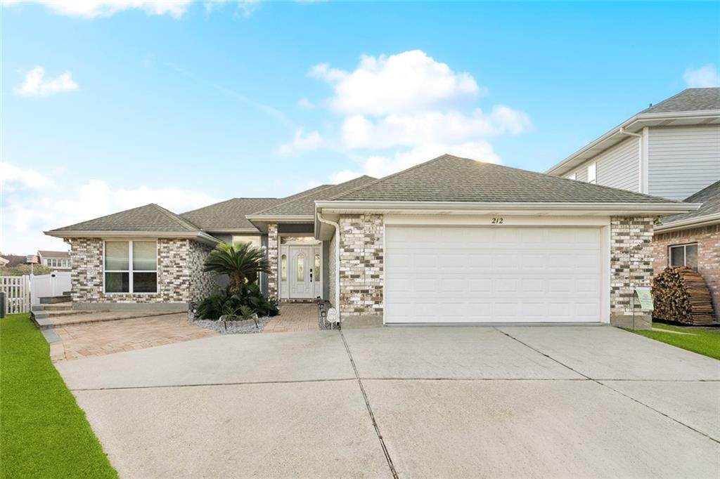 212 Eydie Lane - Photo 1