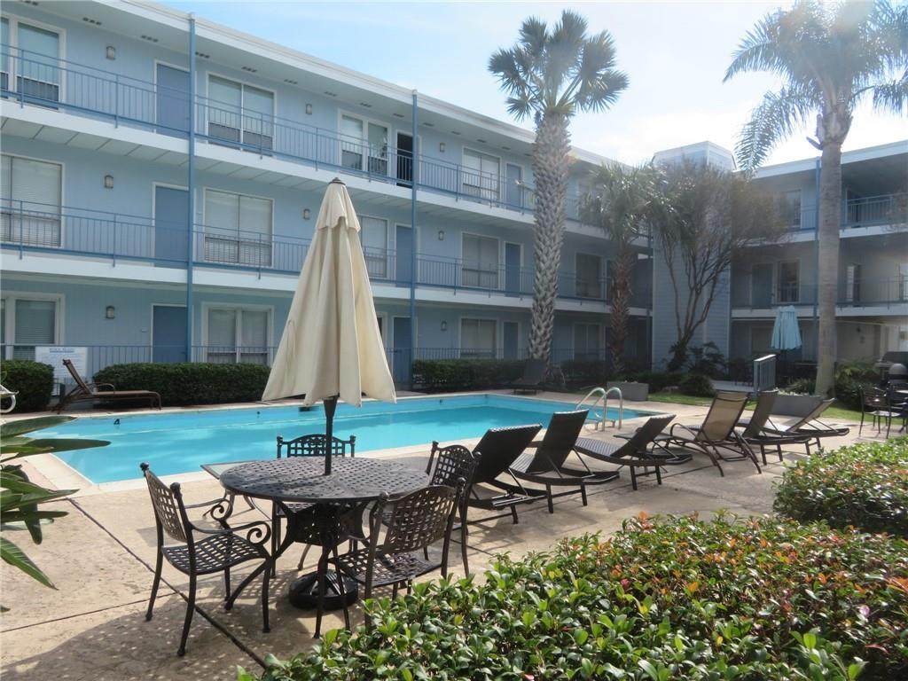 318 Lake Marina Avenue - Photo 1