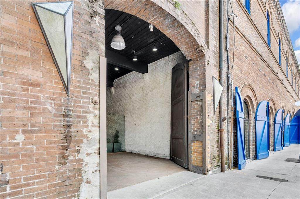 402 Julia Street - Photo 1