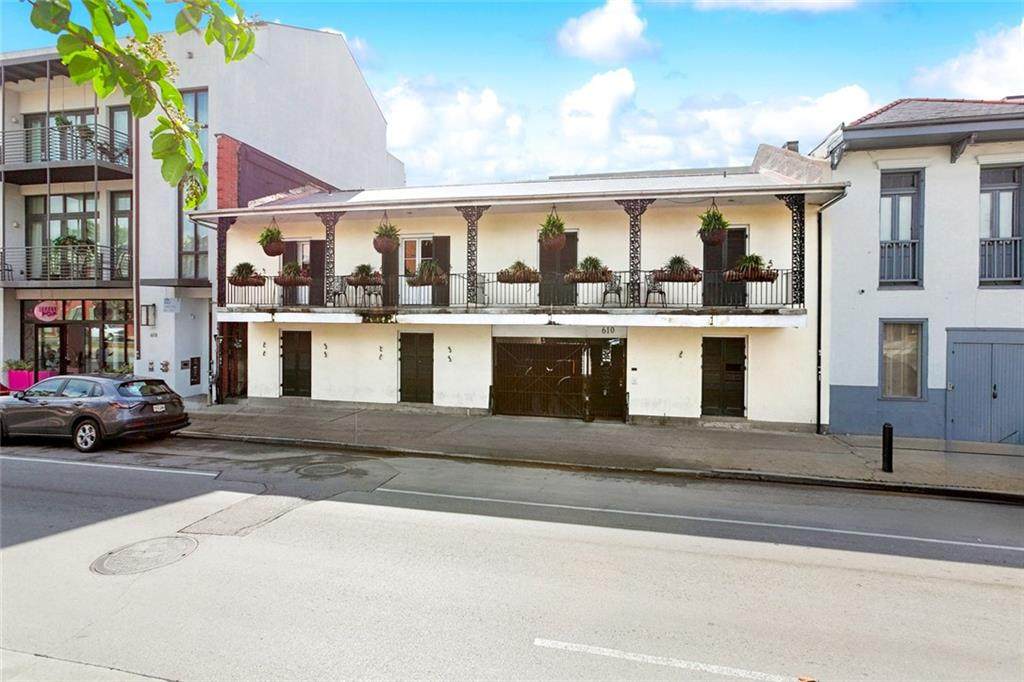 610 Rampart Street - Photo 1