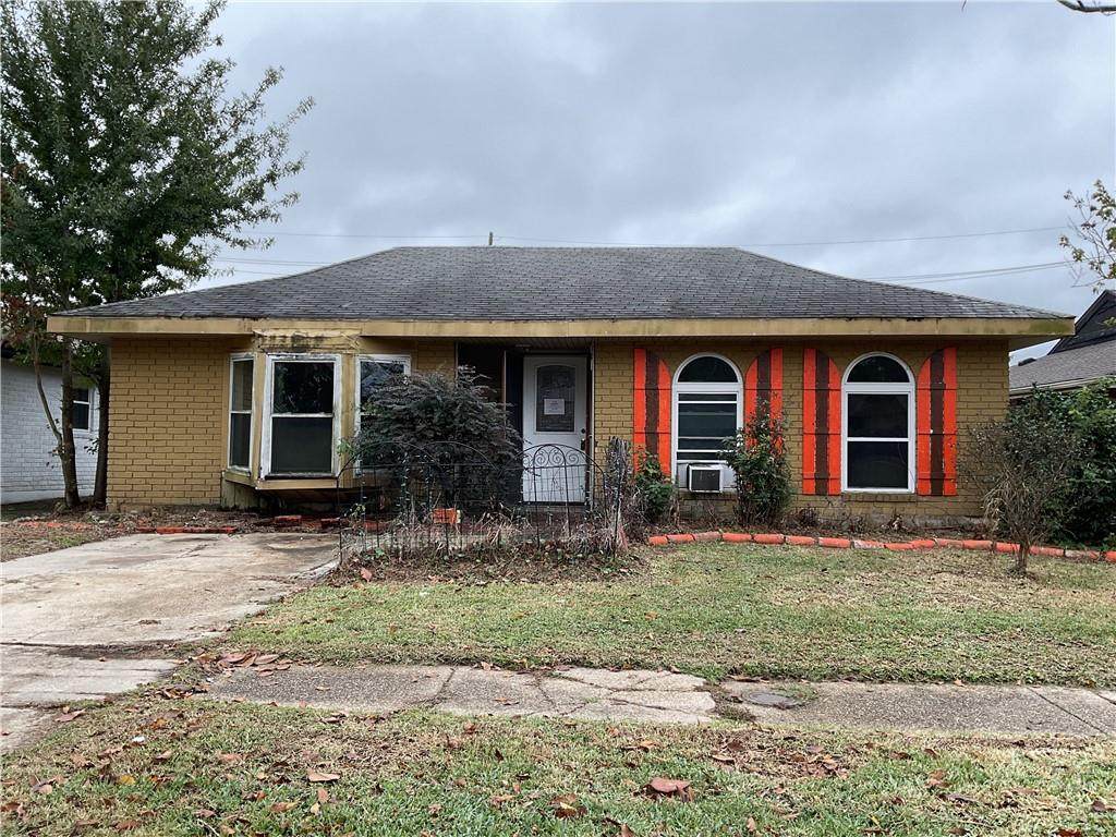 135 Miami Place - Photo 1