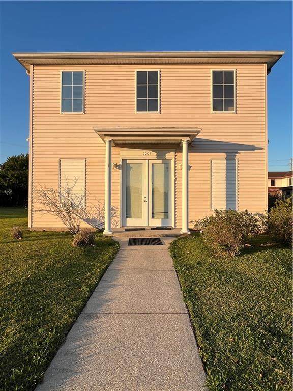 5007 Towering Oaks Avenue - Photo 1