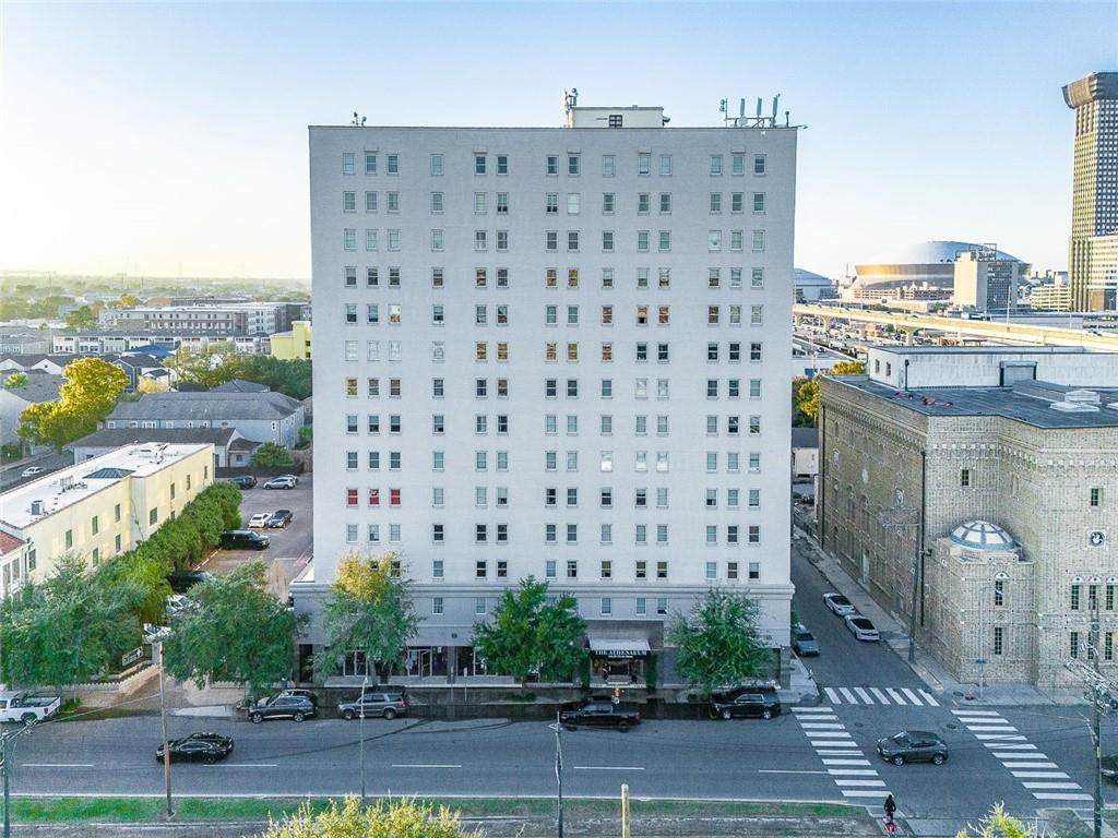 1205 St Charles Avenue - Photo 1