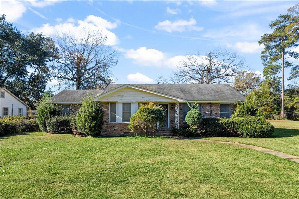 304 9TH Avenue - Photo 1