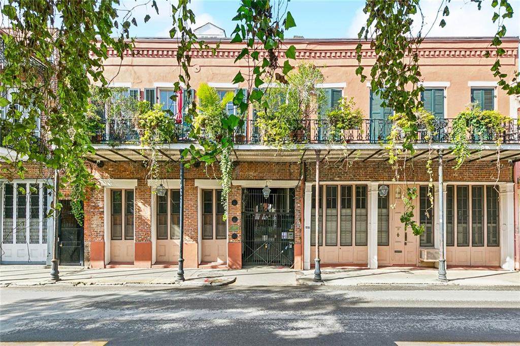 933 Chartres Street - Photo 1