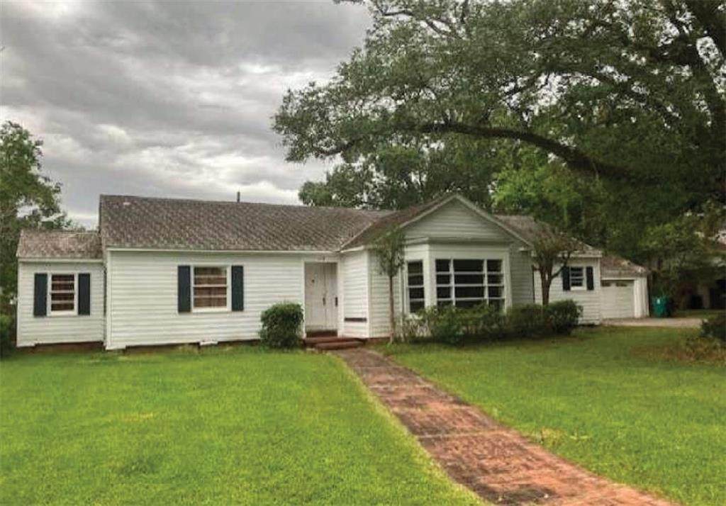 406 5TH Street - Photo 1