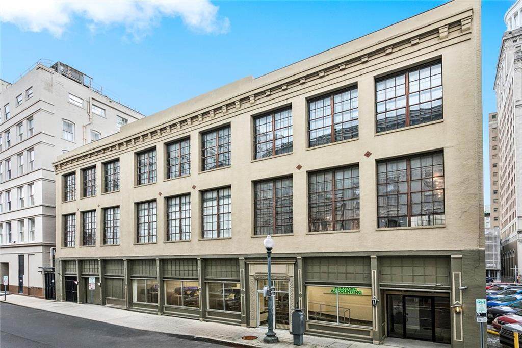 821 Perdido Street - Photo 1